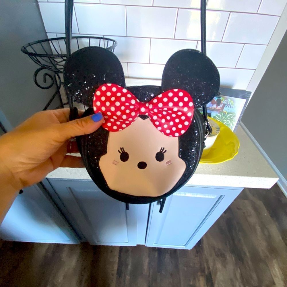 Minnie Mouse purse by Mickey and friends Co.
